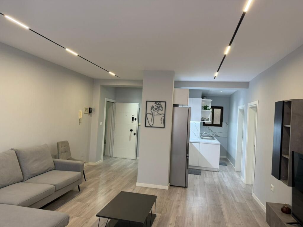 Shitet super apartament 2+1 – Fillimi i Rrugës Frosina Plaku !