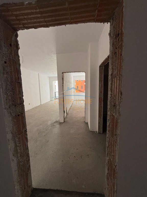 Shitet, Apartament 1+1, Space City, Paskuqan.
