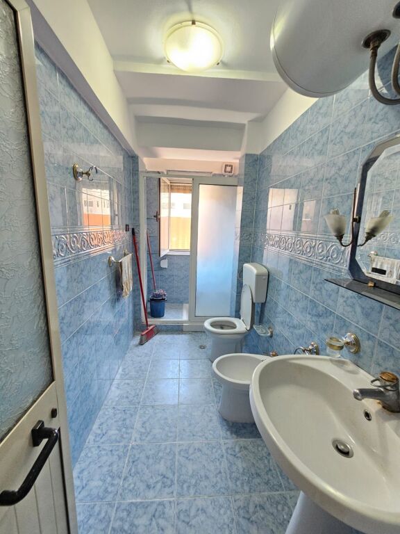 SHITET APARTAMENT 2+1 PRANE PALLATIT TE SPORTIT