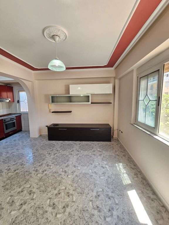 SHITET APARTAMENT 2+1 PRANE PALLATIT TE SPORTIT