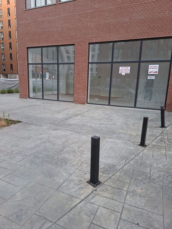 Space 60m2, at the new boulevard, 1000 euros