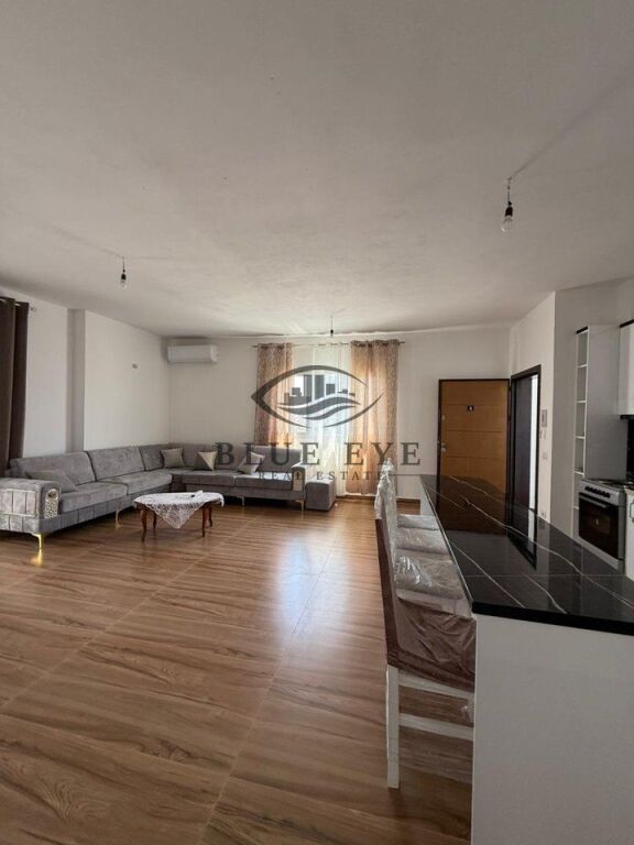 VILË 4-KATËSHE ME QIRA KATI I PARE – SPITALL, DURRES