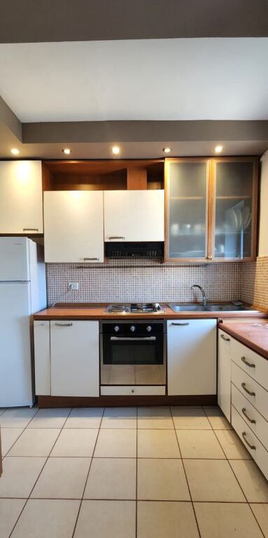 Qera | Apartament 1 + 1 | Bulevardi Zogu i Parë | 550 €/muaj
