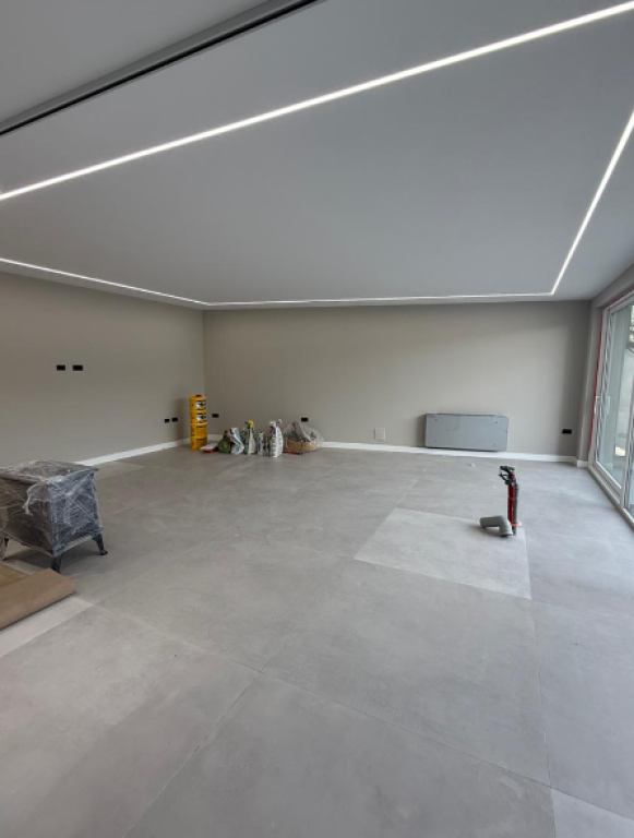 Modern Villa with Pool for Rent – Rolling Hills Residence