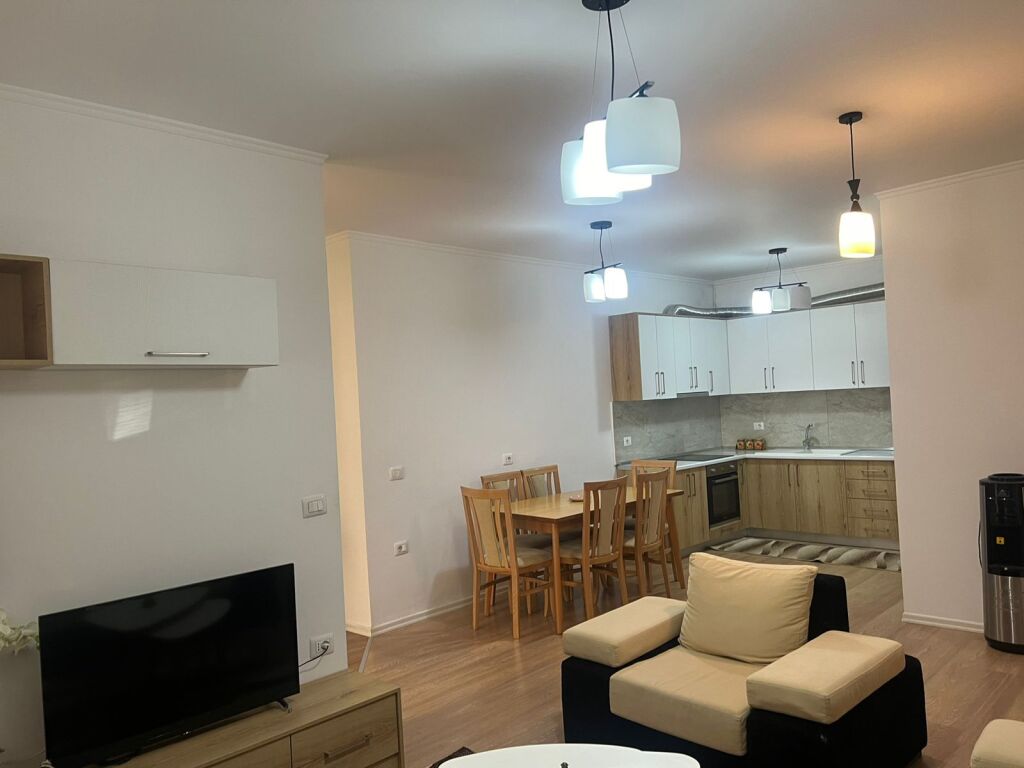 Appartamento in affitto 3+1 - 📍Kodra Diellit, via Bill Klinton, vicino all'asilo Sirena