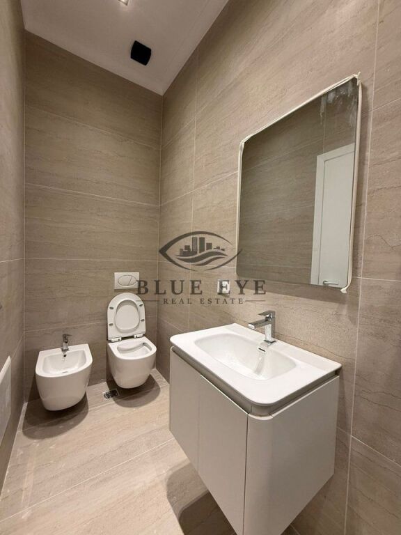 Jepet me qera ambient premium – ideal për zyra!