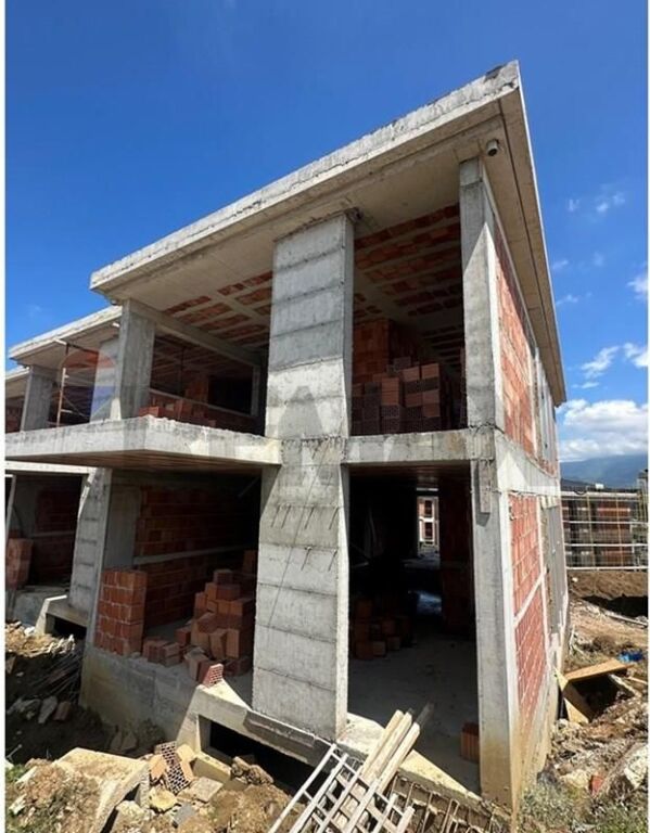 Villa - For Sale - Montclair Residential Zone, Tirana