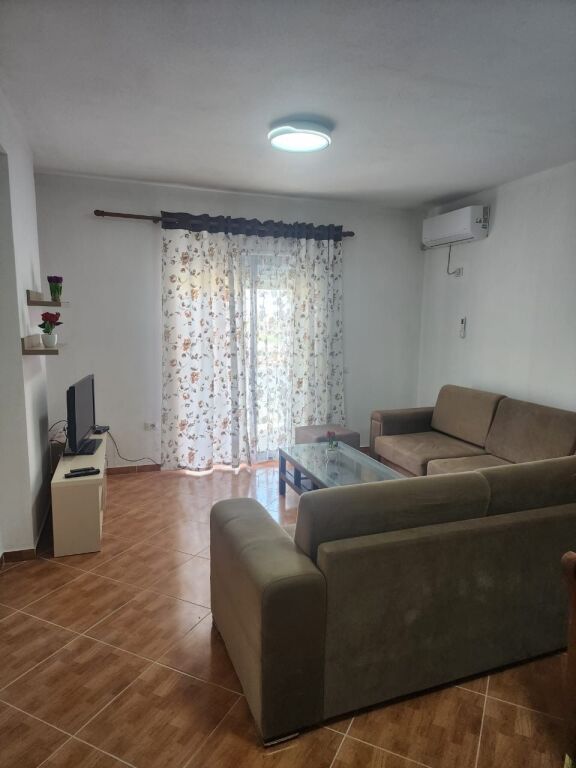 🏠Appartamento 2+1 in affitto annuale a Transballkanike, Vlore📍