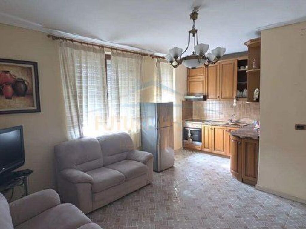 Shitet, Apartament 2+1, Rruga Muhamet Gjollesha, Tirane