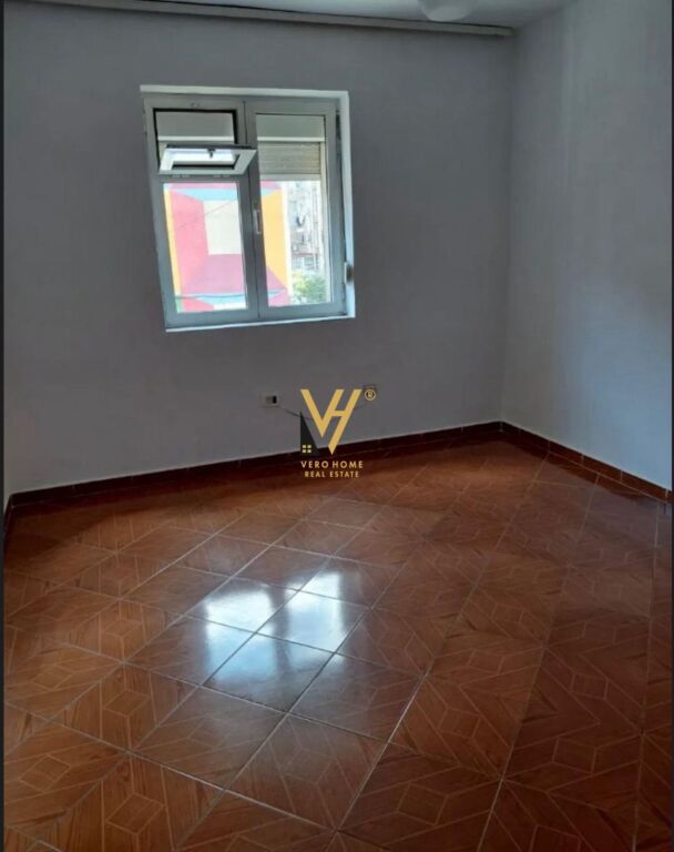 JEPET APARTAMENT 2+1 ME QIRA TE BLV.BAJRAM CURRI 45.000 LEKE