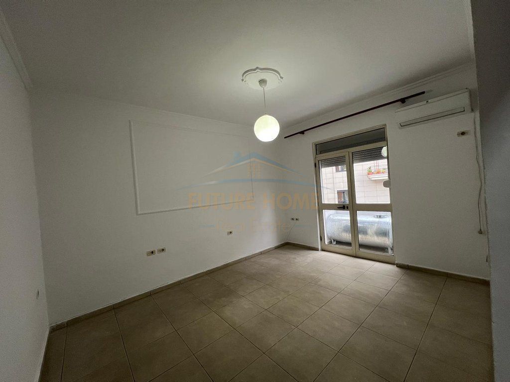 Affitto appartamento 2+1 in Viale Zogu I