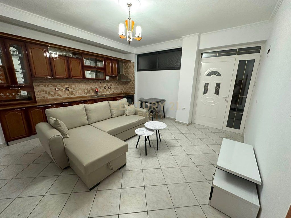 2+1 Apartment for Rent near the "Abdulla Keta" High School, in Shkozë