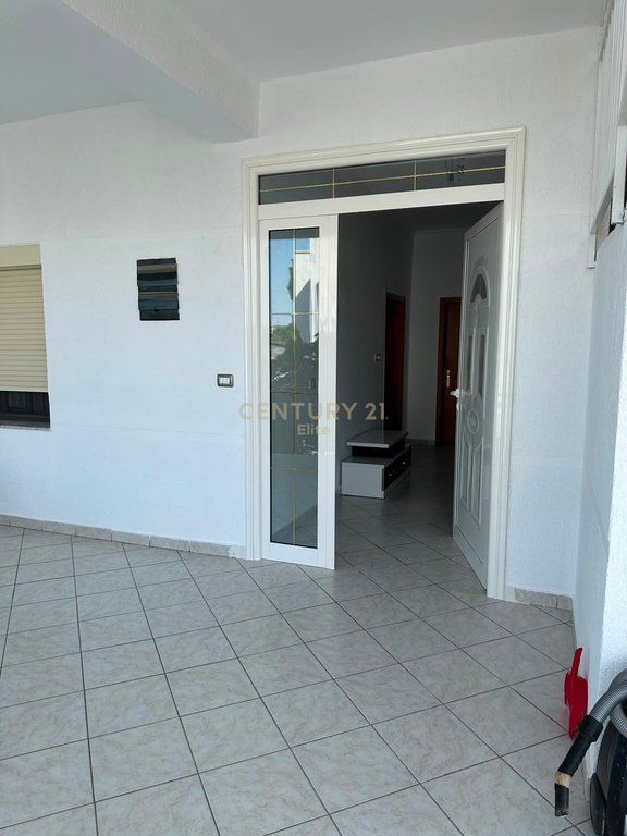 2+1 Apartment for Rent near the "Abdulla Keta" High School, in Shkozë