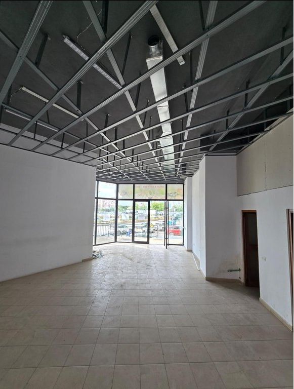 BUSINESS PREMISES FOR RENT IN ASTIR