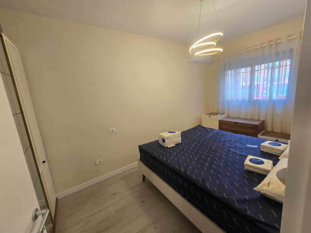 Affitto | Apartament 3 + 1 | Komuna e Parisit | 1200 €/mese