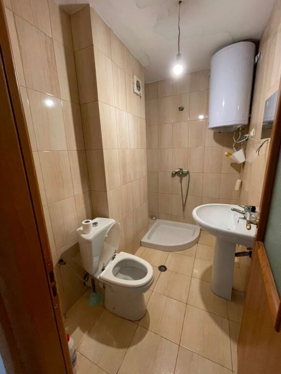 Jepet Me Qera Apartament 2+1+2 Ballkone