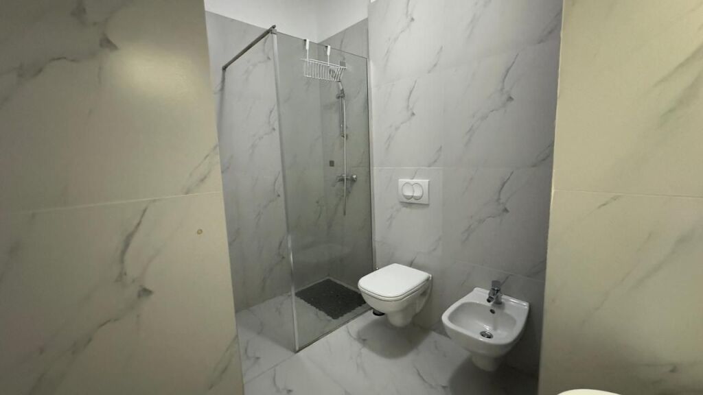 Rent, Apartment 2+1+2+ parking in the Center of Tirana. Empire70006