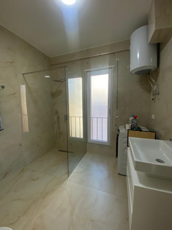 🏡 Apartament 2+1+2 me qira – Pazari i Ri