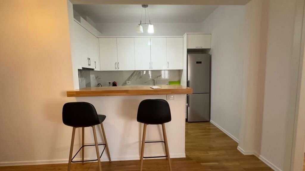 Rent, Apartment 2+1+2+ parking in the Center of Tirana. Empire70006