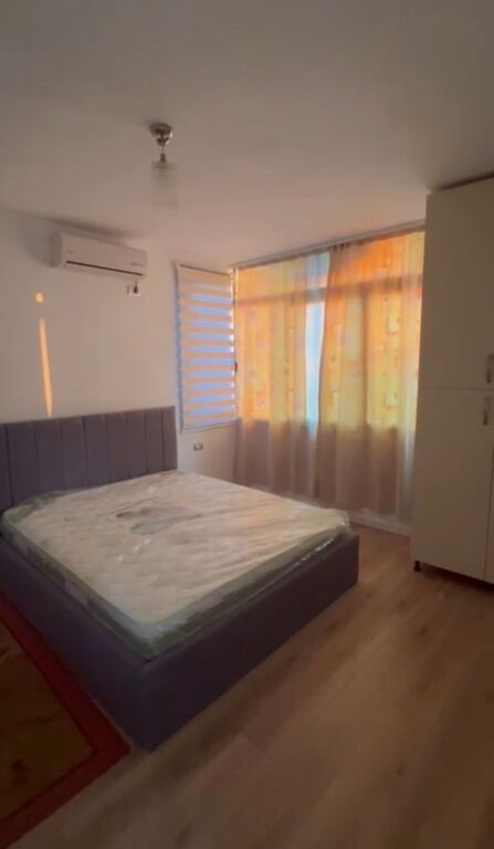21 Dhjetori jepet apartament me qera 1+1