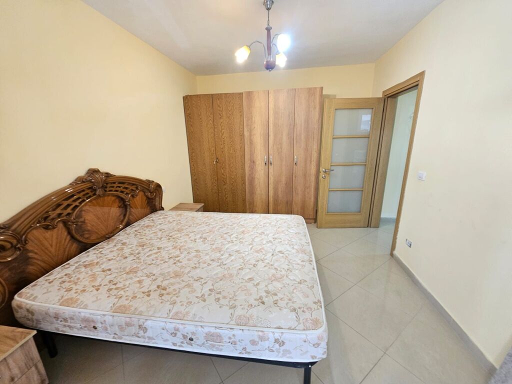 SHITET APARTAMENT 1+1 PRANE PALLATIT TE SPORTIT