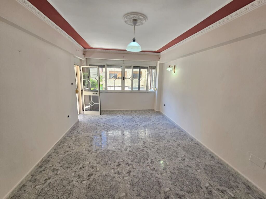 SHITET APARTAMENT 2+1 PRANE PALLATIT TE SPORTIT