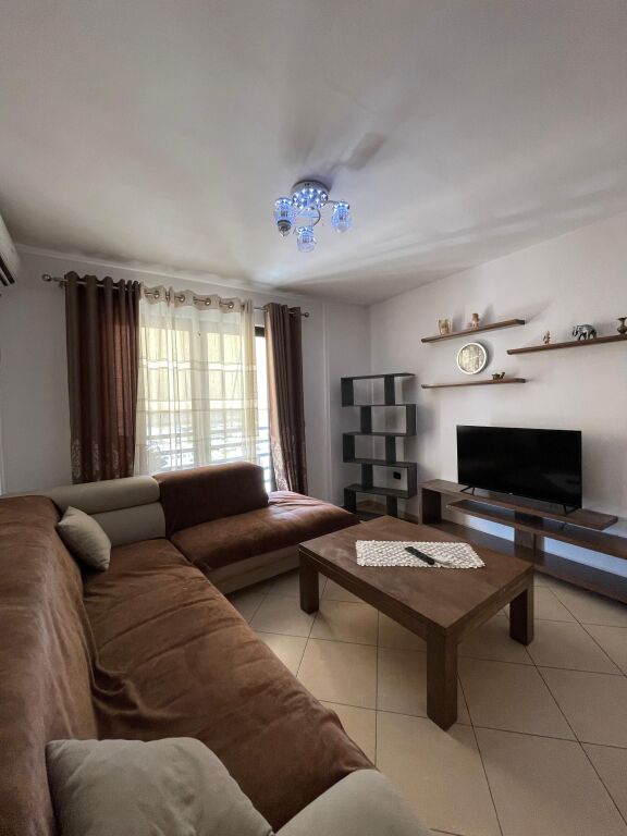 Apartament 2+1 per qera Yzberisht !