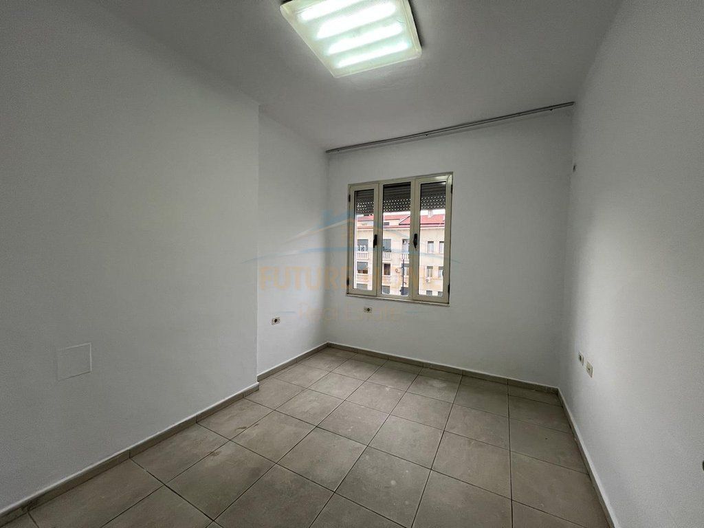 Affitto appartamento 2+1 in Viale Zogu I