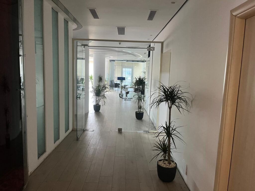 UFFICIO IN AFFITTO 300 M2 AIR ALBANIA 700.000 LEKE FH-78001