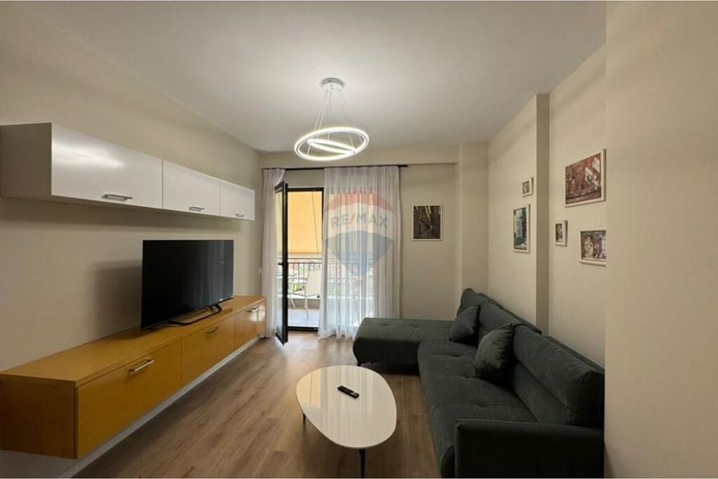 Apartament 2+1+2 per qira, Pazari i RI.