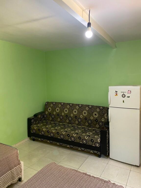 Gazoniere,kat 1,besnik sykja vasil shanto,350 mije leke