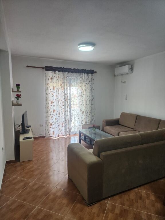 🏠Appartamento 2+1 in affitto annuale a Transballkanike, Vlore📍