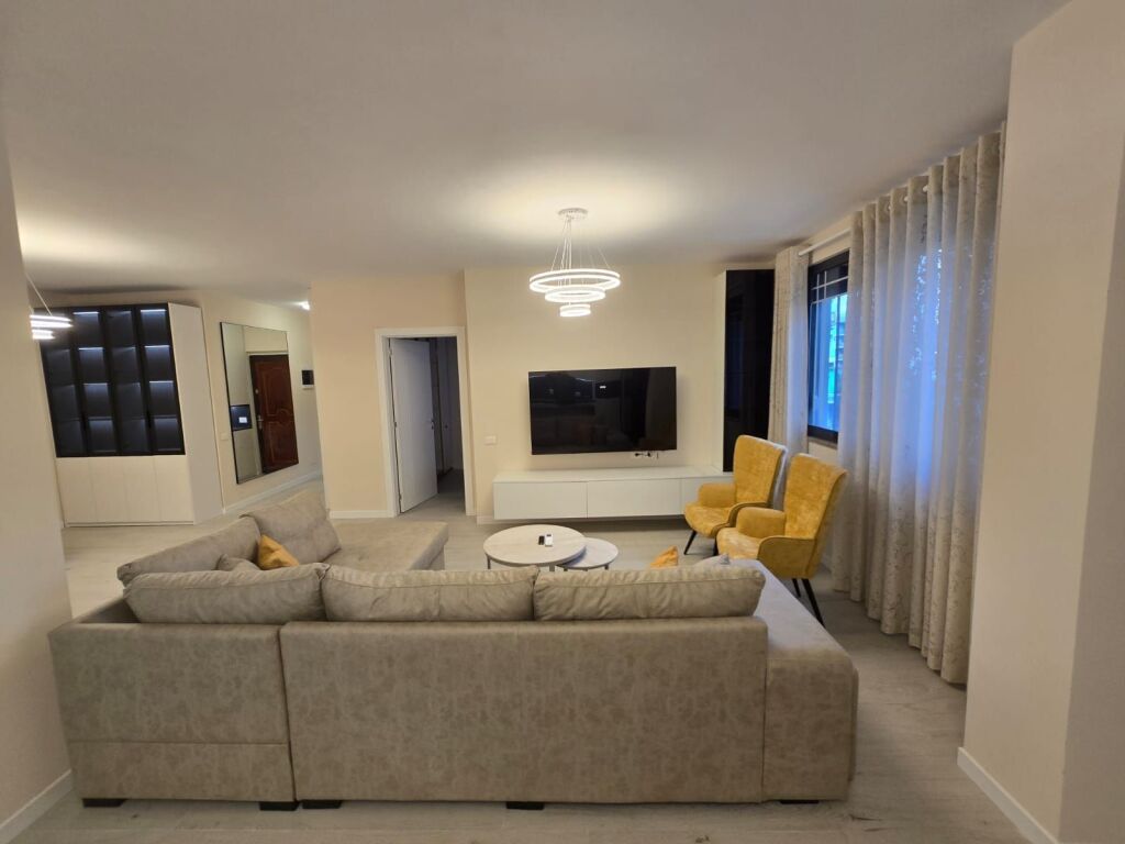 Affitto | Apartament 3 + 1 | Komuna e Parisit | 1200 €/mese
