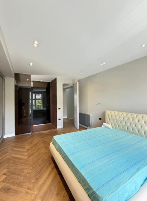 Modern Villa with Pool for Rent – Rolling Hills Residence