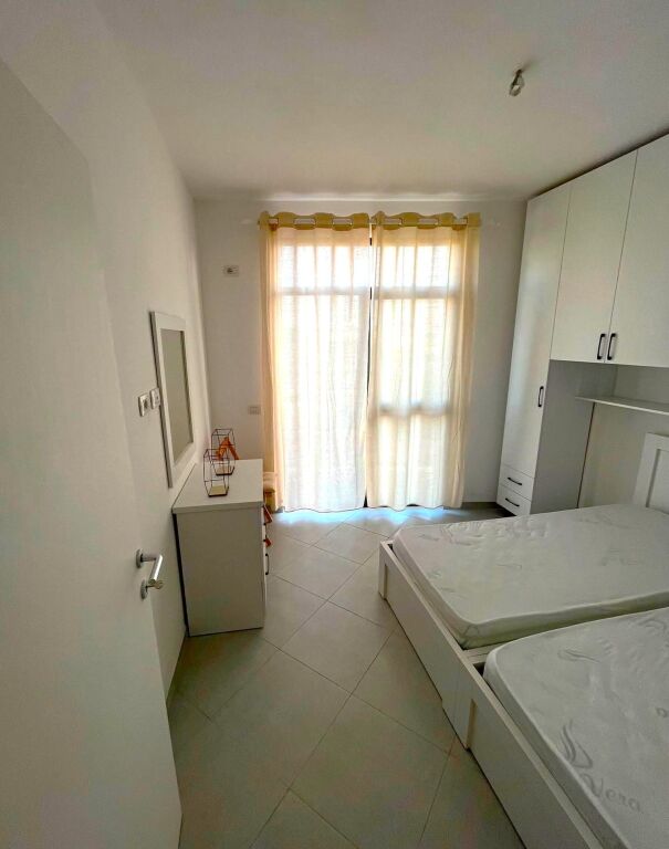 Tirana, 420 euros per month, apartment 1+1 for rent on the 7th floor, with elevator, 70 m², American hospital 2