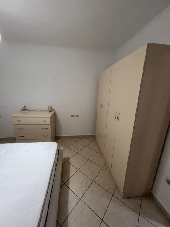 🏡 Apartment 2+1+2 for rent near📍 Kika 1 Complex, Paris Commune💰 Price: 65,000 lek/month (negotiable)