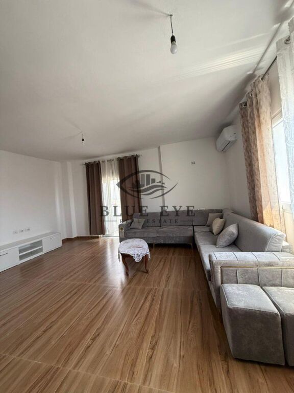 VILË 4-KATËSHE ME QIRA KATI I PARE – SPITALL, DURRES