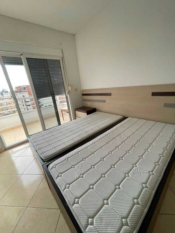 Jepet Me Qera Apartament 2+1+2 Ballkone