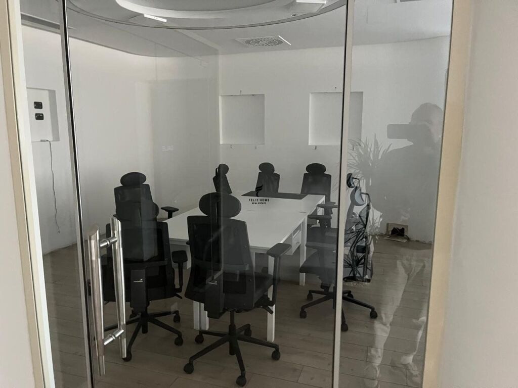 UFFICIO IN AFFITTO 300 M2 AIR ALBANIA 700.000 LEKE FH-78001