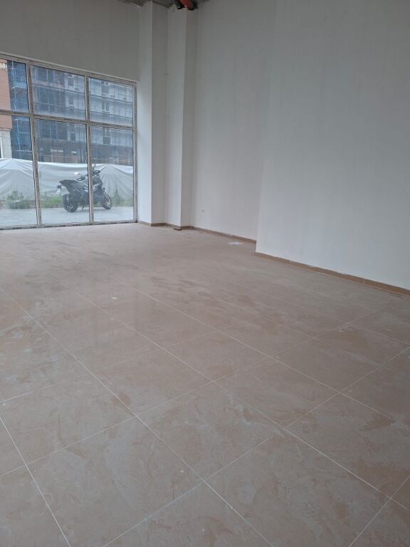 Space 60m2, at the new boulevard, 1000 euros