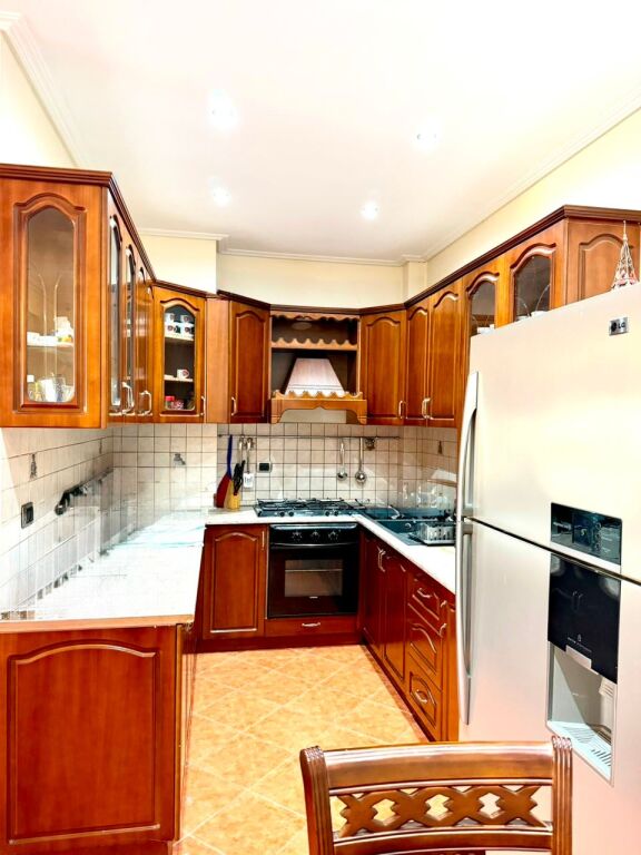 Shitet Apartament 2+1 me Pamje Deti - LungoMare, Vlore