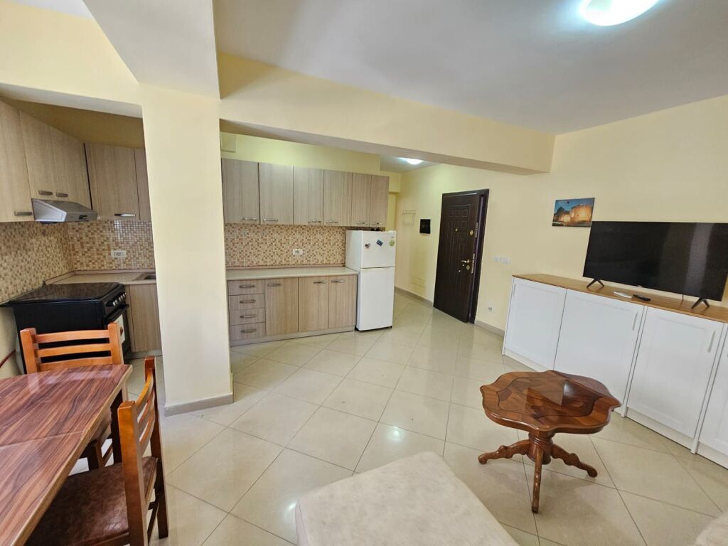 SHITET APARTAMENT 1+1 PRANE PALLATIT TE SPORTIT