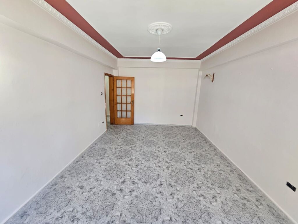 SHITET APARTAMENT 2+1 PRANE PALLATIT TE SPORTIT