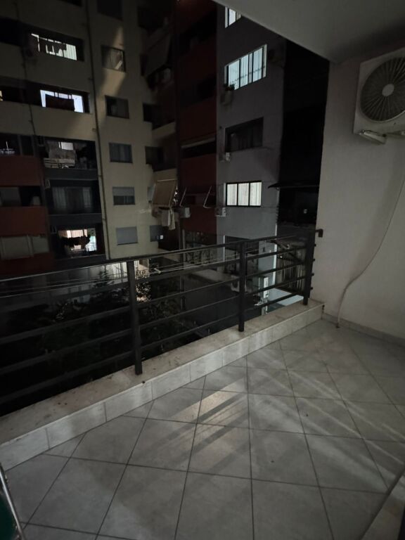 Apartament 2+1+2 Astir Rruga Loni Ligori