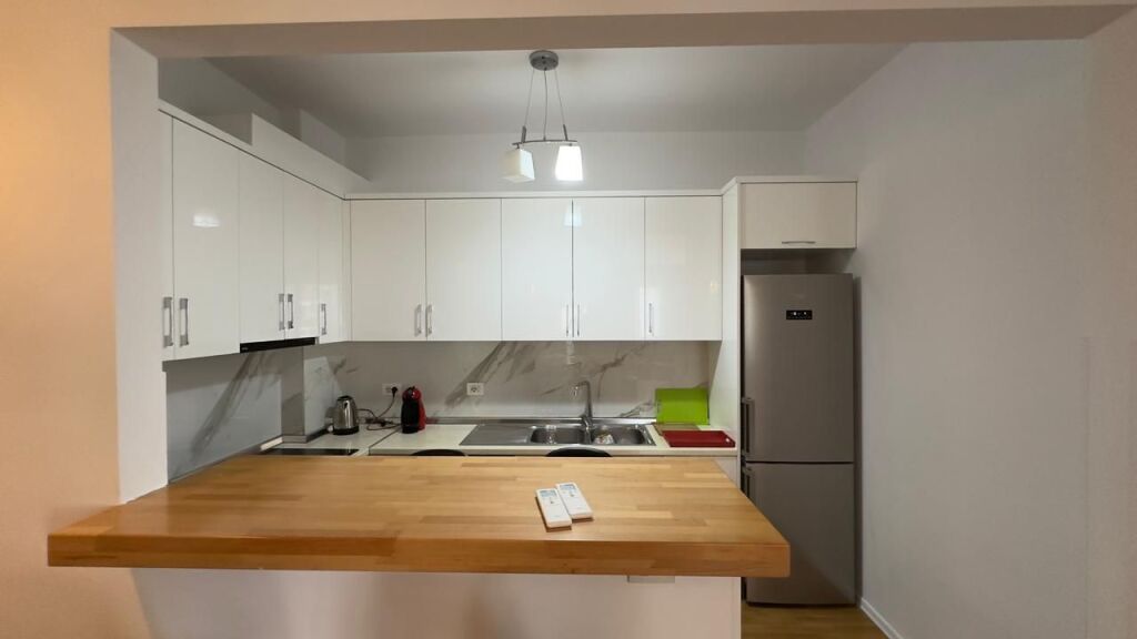Rent, Apartment 2+1+2+ parking in the Center of Tirana. Empire70006