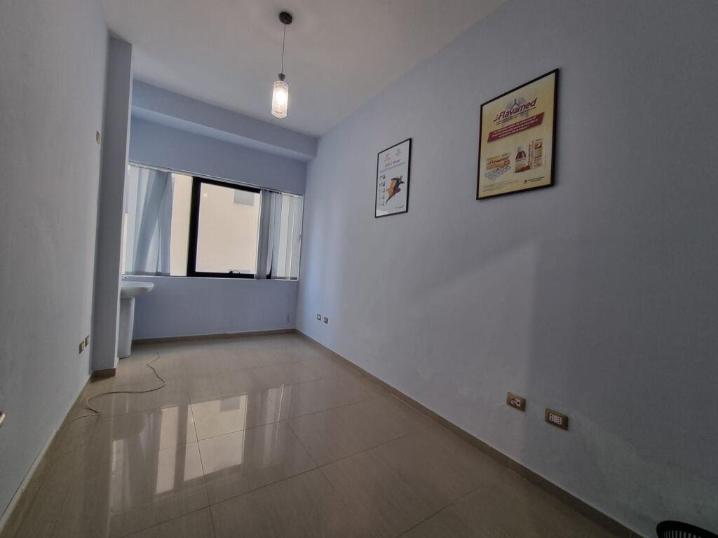 Shitet ambient biznesi në Lezhë 105 m²