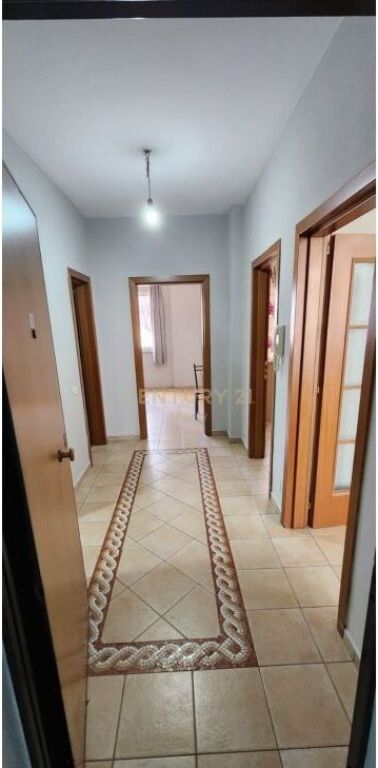 2+1+2 Për Shitje në Rruga Fortuzi