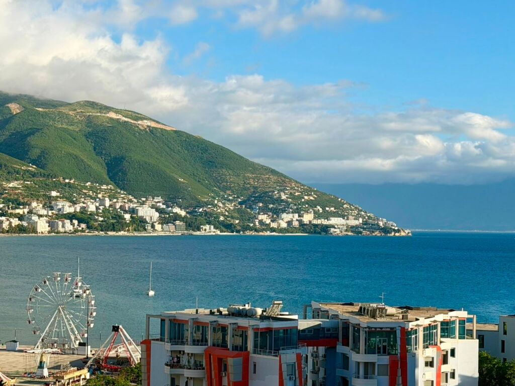 Shitet Apartament 2+1 me Pamje Deti - LungoMare, Vlore