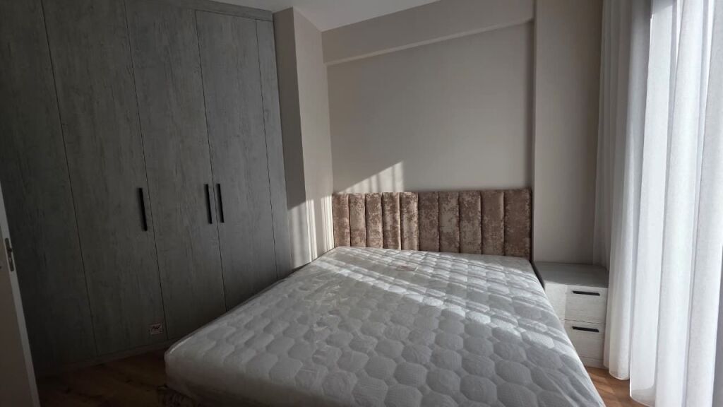 Jepet me qira Apartament 1+1 i mobiluar