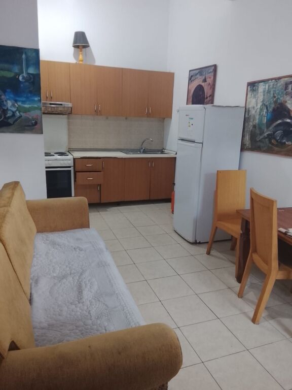 Rent | Shtëpi private 1 + 1 | Rruga Ramë Sadria | 300 €/month